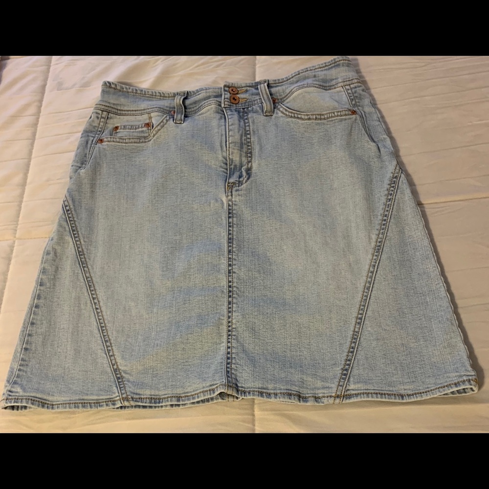Mini skirt denim light wash size 10